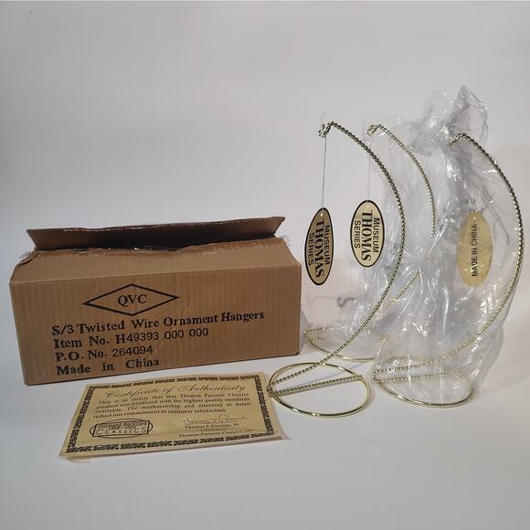 Thomas Pacconi Gold Twisted Wire Ornament Hangers Museum Series Set of 3 NIB - Picture 1 of 6